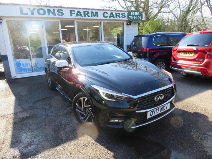 Infiniti Q30 1.6T Premium Euro 6 (s/s) 5dr