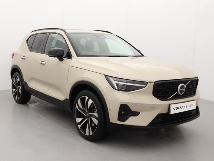 Volvo XC40 2.0 B3 MHEV Ultra Dark DCT Auto Euro 6 (s/s) 5dr