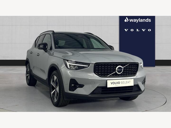 Volvo XC40 2.0 B4 MHEV Plus Dark DCT Auto Euro 6 (s/s) 5dr