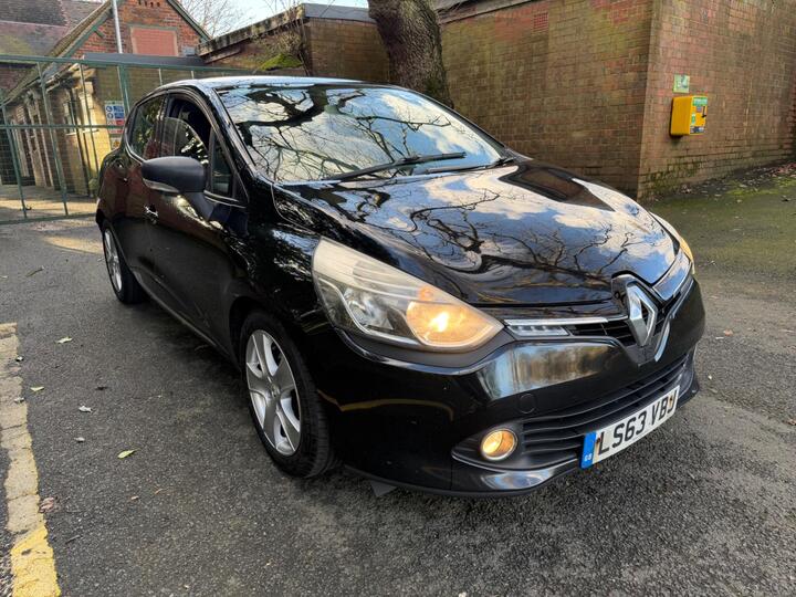 Renault Clio 1.5 DCi Dynamique MediaNav Euro 5 (s/s) 5dr Renault Clio 1.5 DCi Dynamique MediaNav Euro 5 (s/s) 5dr