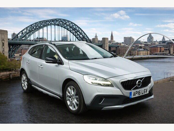 Volvo V40 Cross Country 2.0 D2 Pro Euro 6 (s/s) 5dr