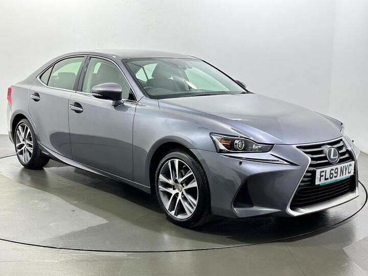 Lexus IS 2.5 300h E-CVT Euro 6 (s/s) 4dr