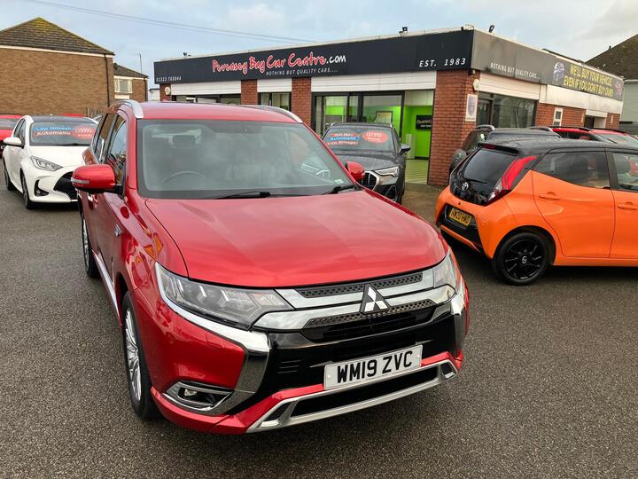 Mitsubishi Outlander 2.4h TwinMotor 13.8kWh 4h CVT 4WD Euro 6 (s/s) 5dr Mitsubishi Outlander 2.4h TwinMotor 13.8kWh 4h CVT 4WD Euro 6 (s/s) 5dr