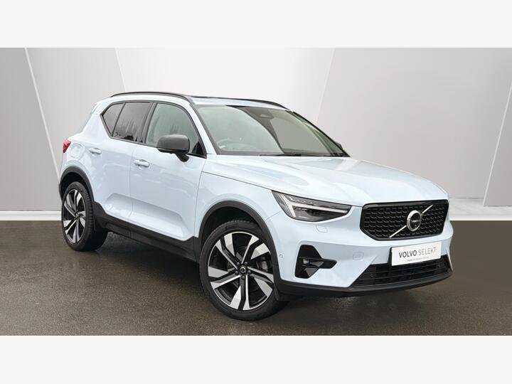 Volvo XC40 2.0 B3 MHEV Ultra Dark DCT Auto Euro 6 (s/s) 5dr