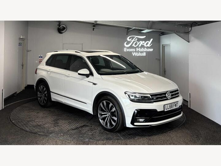 Volkswagen TIGUAN DIESEL ESTATE 2.0 TDI R-Line DSG Euro 6 (s/s) 5dr