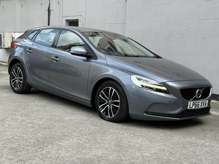 Volvo V40 2.0 T2 Momentum Euro 6 (s/s) 5dr