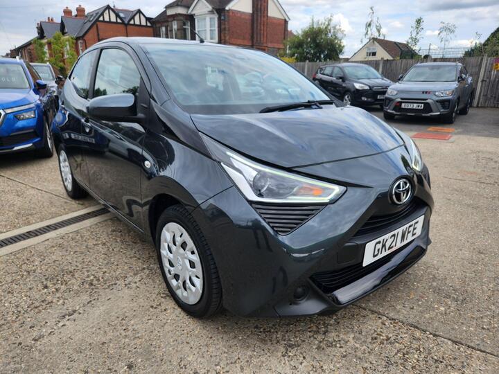 Toyota AYGO 1.0 VVT-i X-play Euro 6 5dr (Safety Sense) Toyota AYGO 1.0 VVT-i X-play Euro 6 5dr (Safety Sense)
