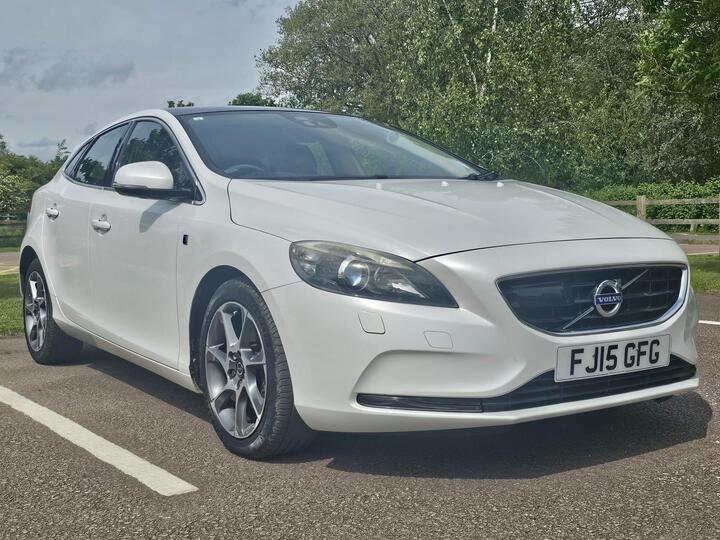 Volvo V40 1.6 T4 SE Lux Nav Hatchback 5dr Petrol Powershift Euro 5 (s/s) (180 Ps)