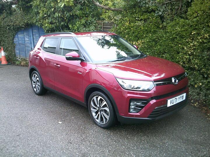 SsangYong Tivoli 1.5P Ultimate Nav Auto Euro 6 (s/s) 5dr SsangYong Tivoli 1.5P Ultimate Nav Auto Euro 6 (s/s) 5dr