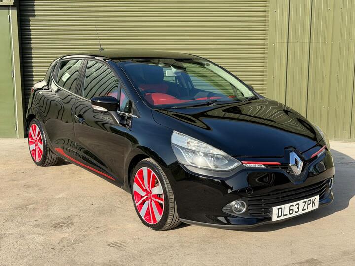 Renault Clio 1.5 DCi Dynamique S MediaNav Euro 5 (s/s) 5dr Renault Clio 1.5 DCi Dynamique S MediaNav Euro 5 (s/s) 5dr
