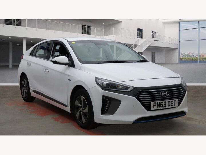 Hyundai IONIQ 1.6 H-GDi Premium DCT Euro 6 (s/s) 5dr Hyundai IONIQ 1.6 H-GDi Premium DCT Euro 6 (s/s) 5dr