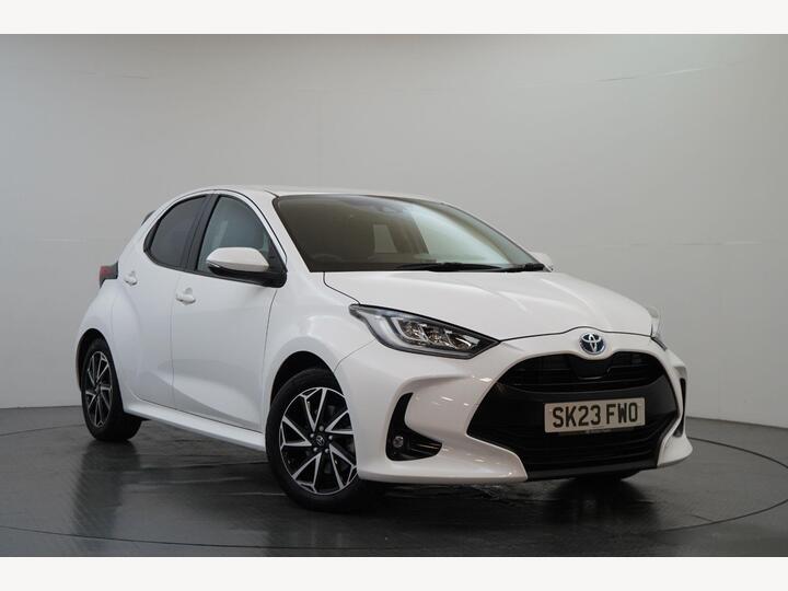 Toyota Yaris 1.5 VVT-h Design E-CVT Euro 6 (s/s) 5dr