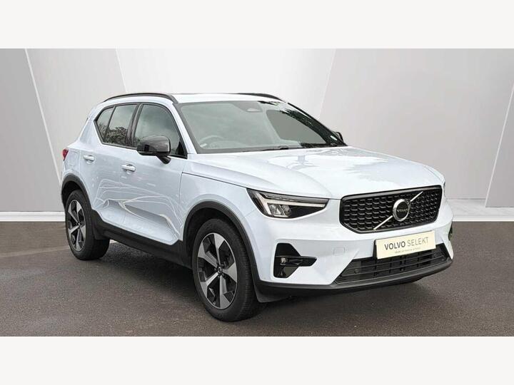 Volvo XC40 2.0 B3 MHEV Plus DCT Auto Euro 6 (s/s) 5dr