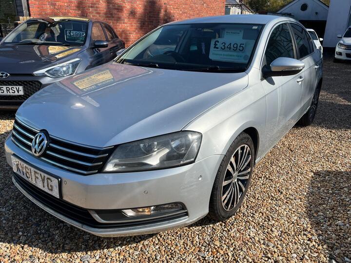 Volkswagen Passat 2.0 TDI BlueMotion Tech Sport Euro 5 (s/s) 4dr Volkswagen Passat 2.0 TDI BlueMotion Tech Sport Euro 5 (s/s) 4dr