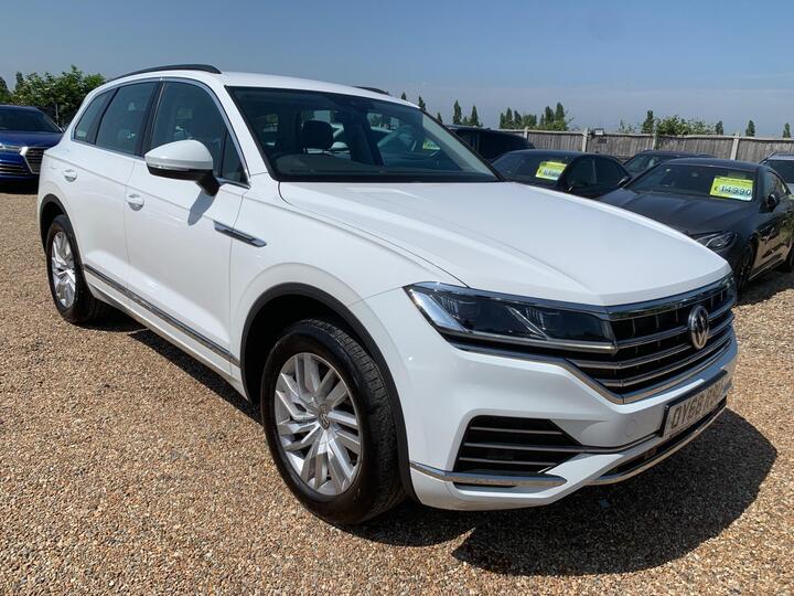 Volkswagen Touareg 3.0 TDI V6 SEL Tiptronic 4Motion Euro 6 (s/s) 5dr Volkswagen Touareg 3.0 TDI V6 SEL Tiptronic 4Motion Euro 6 (s/s) 5dr