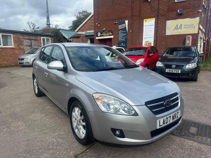 Kia Ceed 1.6 LS 5dr