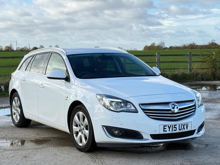 Vauxhall Insignia 2.0 CDTi EcoFLEX SRi Nav Sports Tourer Euro 5 (s/s) 5dr Vauxhall Insignia 2.0 CDTi EcoFLEX SRi Nav Sports Tourer Euro 5 (s/s) 5dr