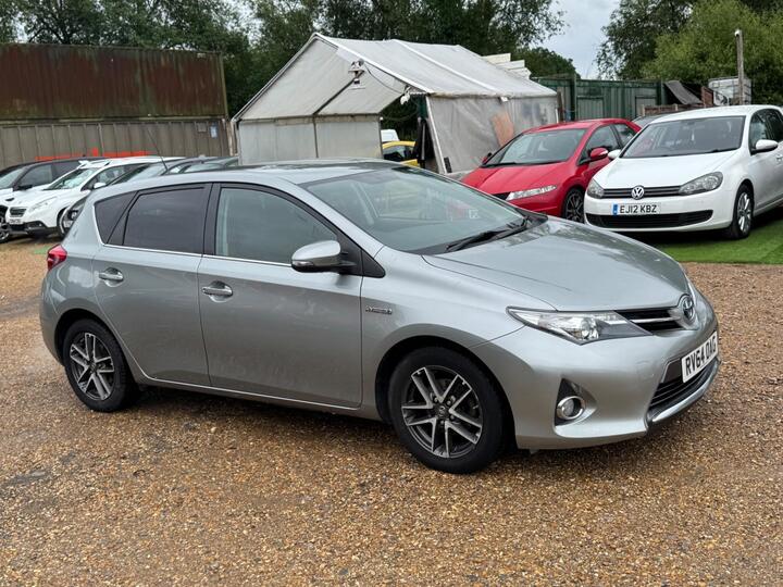 Toyota Auris 1.8 VVT-h Icon Plus CVT Euro 5 (s/s) 5dr Toyota Auris 1.8 VVT-h Icon Plus CVT Euro 5 (s/s) 5dr