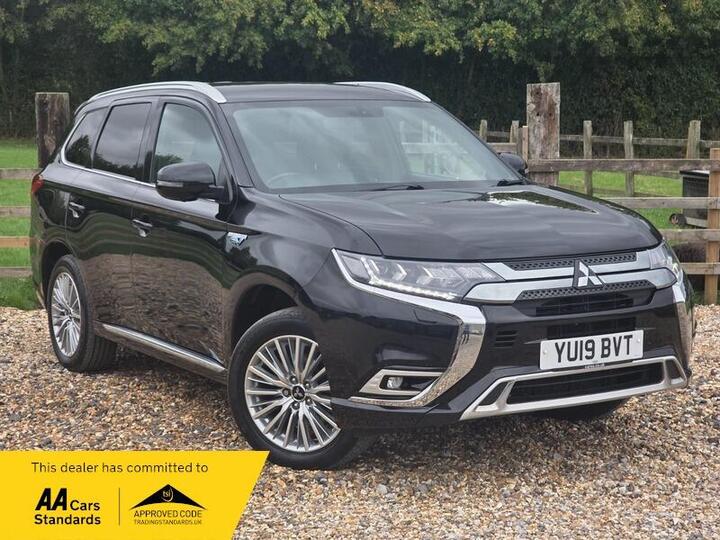 Mitsubishi Outlander 2.4h TwinMotor 13.8kWh 4h CVT 4WD Euro 6 (s/s) 5dr
