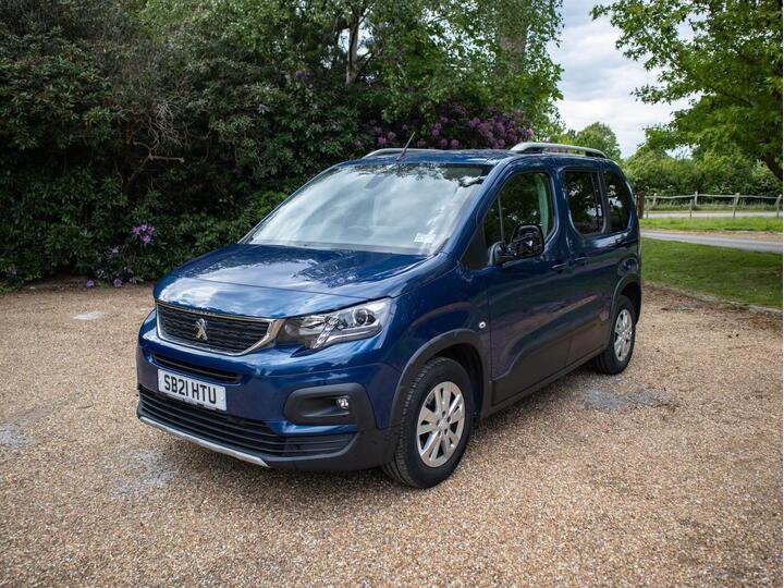 Peugeot Rifter 1.5 BlueHDi Allure Standard MPV Euro 6 (s/s) 5dr Peugeot Rifter 1.5 BlueHDi Allure Standard MPV Euro 6 (s/s) 5dr