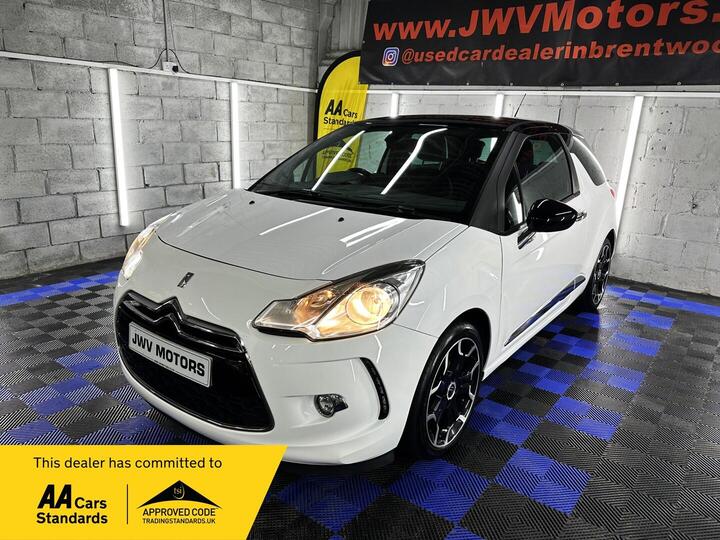 Citroen DS3 1.6 E-HDi Airdream DStyle Plus Euro 5 (s/s) 3dr Citroen DS3 1.6 E-HDi Airdream DStyle Plus Euro 5 (s/s) 3dr
