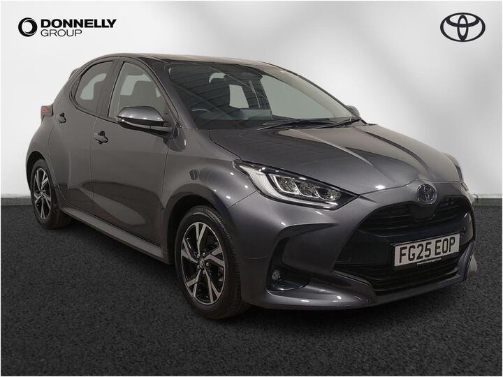 Toyota Yaris 1.5 VVT-h Design E-CVT Euro 6 (s/s) 5dr