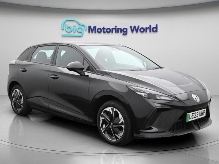 MG MG4 64kWh SE Long Range Auto 5dr