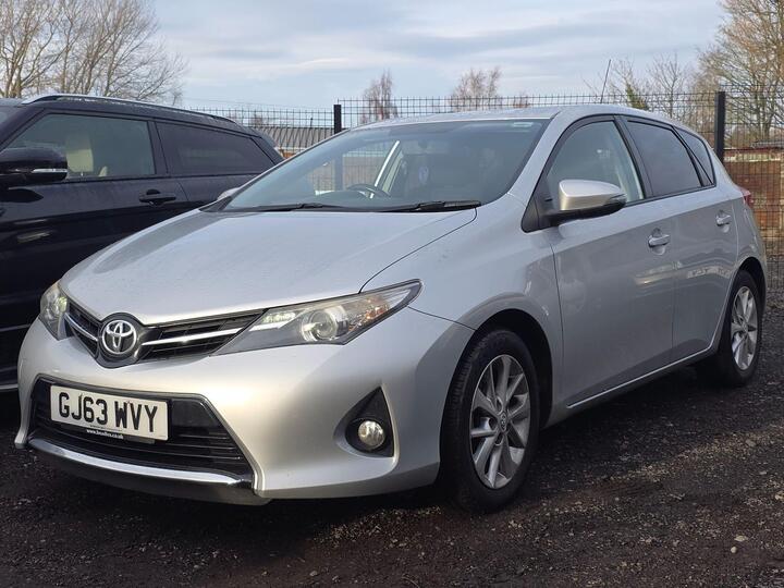 Toyota Auris 1.4 D-4D Sport Euro 5 (s/s) 5dr