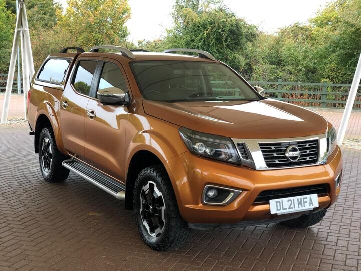 Nissan Navara 2.3 DCi Tekna 4WD Euro 6 (s/s) 4dr Nissan Navara 2.3 DCi Tekna 4WD Euro 6 (s/s) 4dr