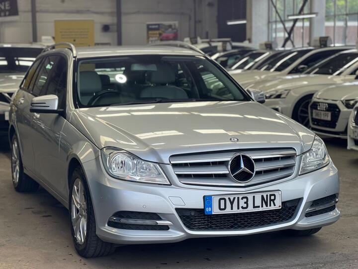 Mercedes-Benz C Class 1.6 C180 BlueEfficiency Executive SE G-Tronic+ Euro 5 (s/s) 5dr