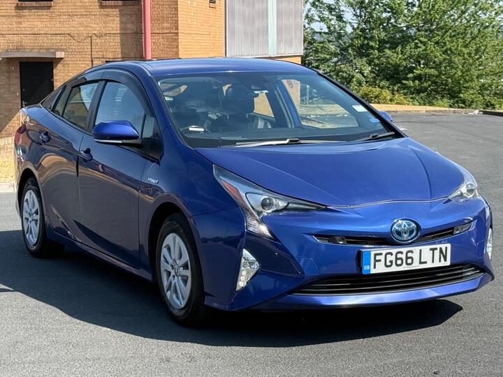 Toyota Prius 1.8 VVT-h Excel CVT Euro 6 (s/s) 5dr (15in Alloy)