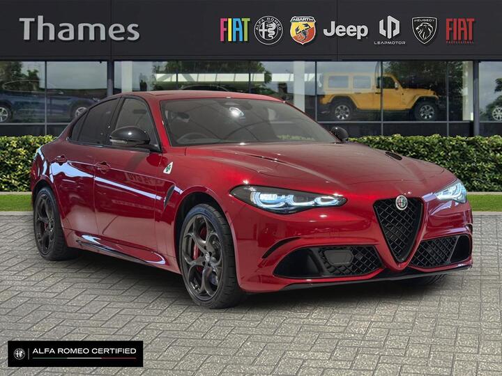 Alfa Romeo Giulia 2.9 V6 Bi-Turbo Quadrifoglio Auto Euro 6 (s/s) 4dr Alfa Romeo Giulia 2.9 V6 Bi-Turbo Quadrifoglio Auto Euro 6 (s/s) 4dr