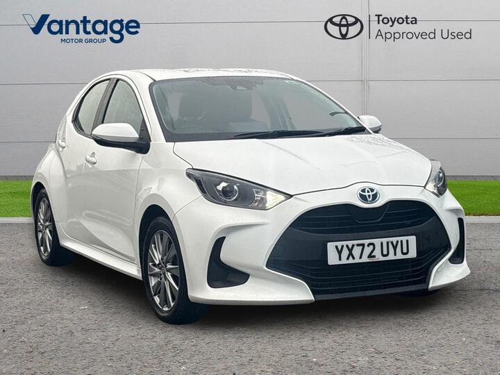 Toyota Yaris 1.5 VVT-h Icon E-CVT Euro 6 (s/s) 5dr Toyota Yaris 1.5 VVT-h Icon E-CVT Euro 6 (s/s) 5dr