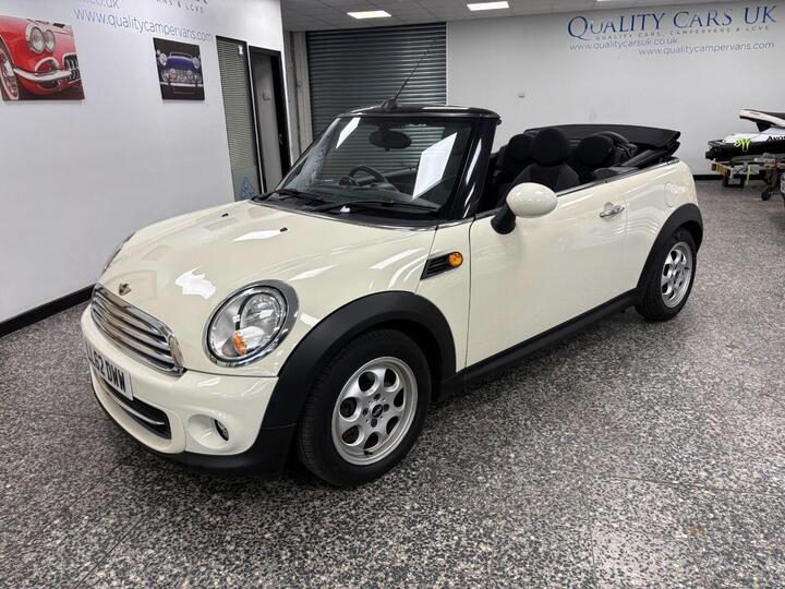 MINI CONVERTIBLE 1.6 Cooper Auto Euro 5 2dr