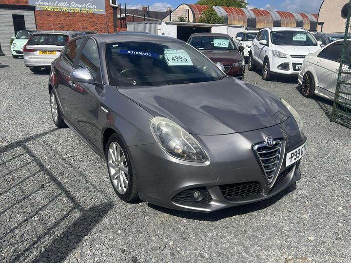 Alfa Romeo Giulietta 1.4 TB MultiAir Veloce TCT Euro 5 (s/s) 5dr Alfa Romeo Giulietta 1.4 TB MultiAir Veloce TCT Euro 5 (s/s) 5dr