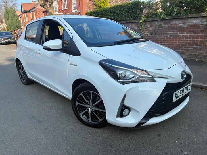 Toyota Yaris 1.5 VVT-h Icon Tech E-CVT Euro 6 (s/s) 5dr