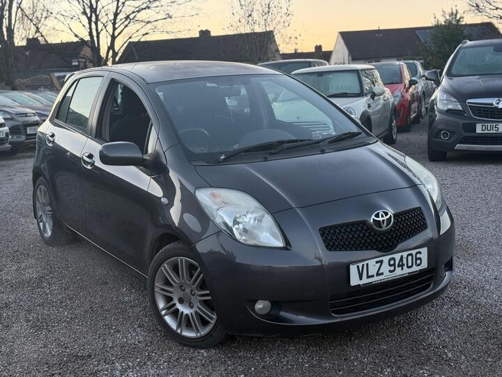 Toyota Yaris 1.3 VVT-i SR 5dr