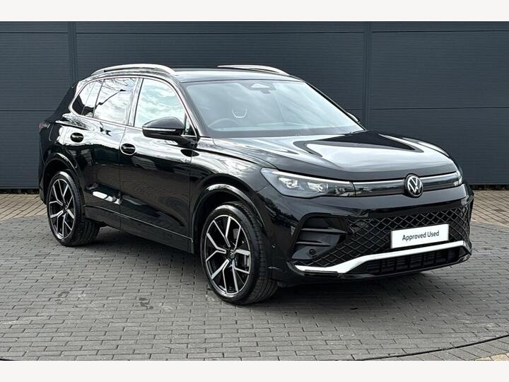 Volkswagen Tiguan 2.0 TDI R-Line DSG Euro 6 (s/s) 5dr Volkswagen Tiguan 2.0 TDI R-Line DSG Euro 6 (s/s) 5dr