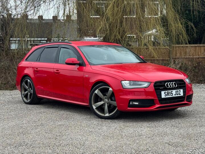 Audi A4 Avant 2.0 TDI Black Edition S Tronic Quattro Euro 5 (s/s) 5dr Audi A4 Avant 2.0 TDI Black Edition S Tronic Quattro Euro 5 (s/s) 5dr