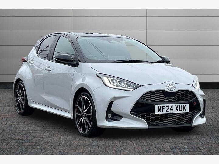 Toyota Yaris 1.5 VVT-h GR SPORT E-CVT Euro 6 (s/s) 5dr