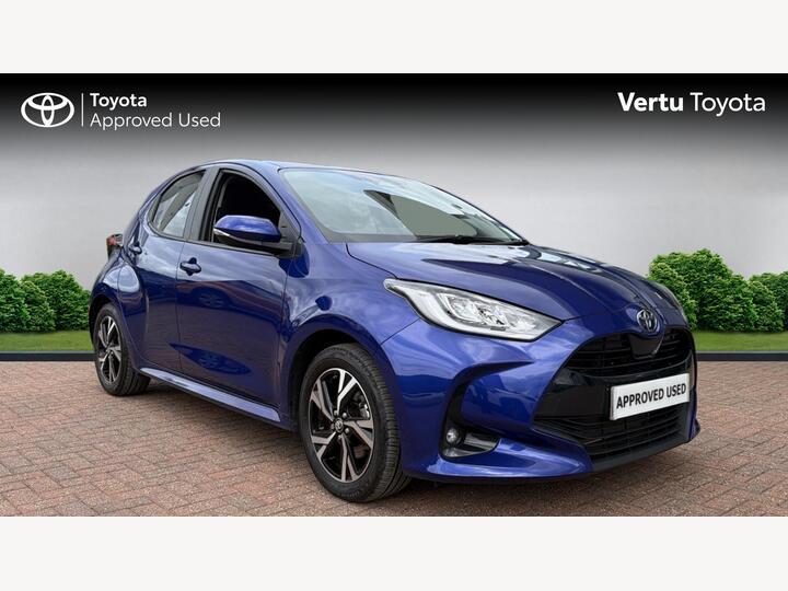 Toyota Yaris 1.5 VVT-h Design E-CVT Euro 6 (s/s) 5dr