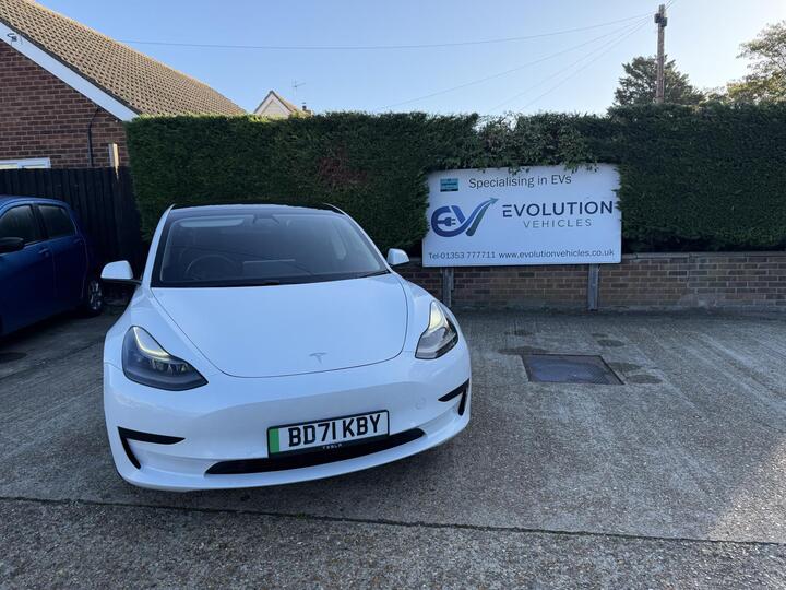 Tesla Model 3 Standard Range Plus Auto RWD 4dr