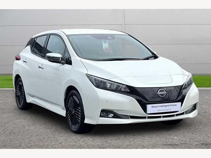 Nissan LEAF 39kWh N-Connecta Auto 5dr Nissan LEAF 39kWh N-Connecta Auto 5dr