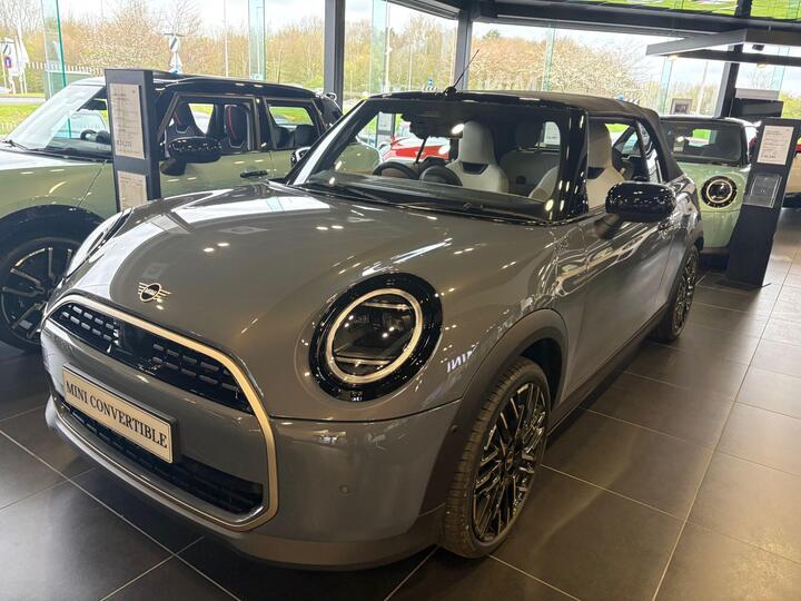 MINI Cooper Convertible 2.0C Exclusive Steptronic Euro 6 (s/s) 2dr