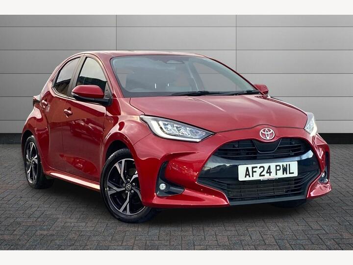 Toyota Yaris 1.5 VVT-h Design E-CVT Euro 6 (s/s) 5dr Toyota Yaris 1.5 VVT-h Design E-CVT Euro 6 (s/s) 5dr