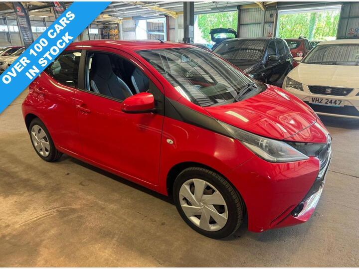 Toyota AYGO 1.0 VVT-i X-play Euro 5 5dr Euro 5 Toyota AYGO 1.0 VVT-i X-play Euro 5 5dr Euro 5