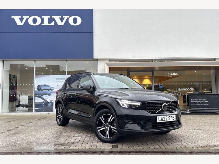 Volvo XC40 2.0 B3 MHEV Plus Dark DCT Auto Euro 6 (s/s) 5dr