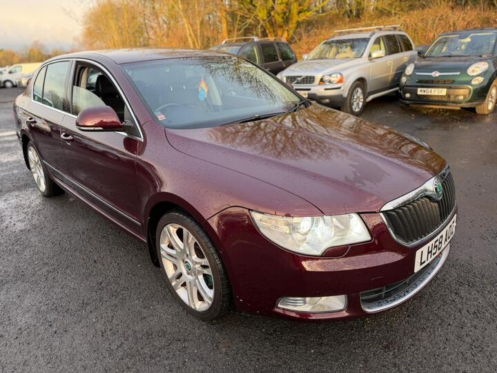 Skoda Superb 2.0 TDI Elegance DSG Euro 4 5dr