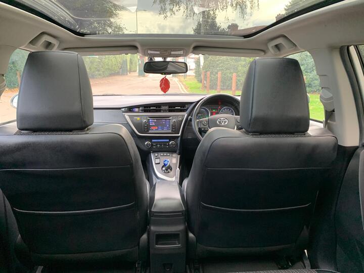 Toyota Auris 1.8 VVT-h Excel CVT Euro 5 (s/s) 5dr Toyota Auris 1.8 VVT-h Excel CVT Euro 5 (s/s) 5dr