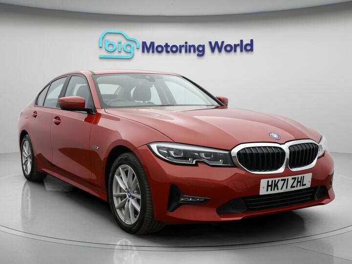 BMW 3 Series 2.0 330e 12kWh SE Pro Auto Euro 6 (s/s) 4dr BMW 3 Series 2.0 330e 12kWh SE Pro Auto Euro 6 (s/s) 4dr